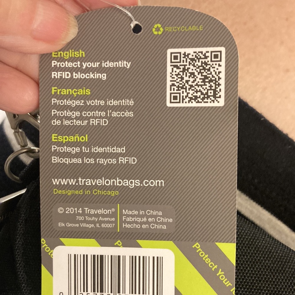 TRAVELON SAFE ID RFID BLOCKING PROTECT YOUR IDENTITY QUILTED WRISTLET NEW - Picture 13 of 13